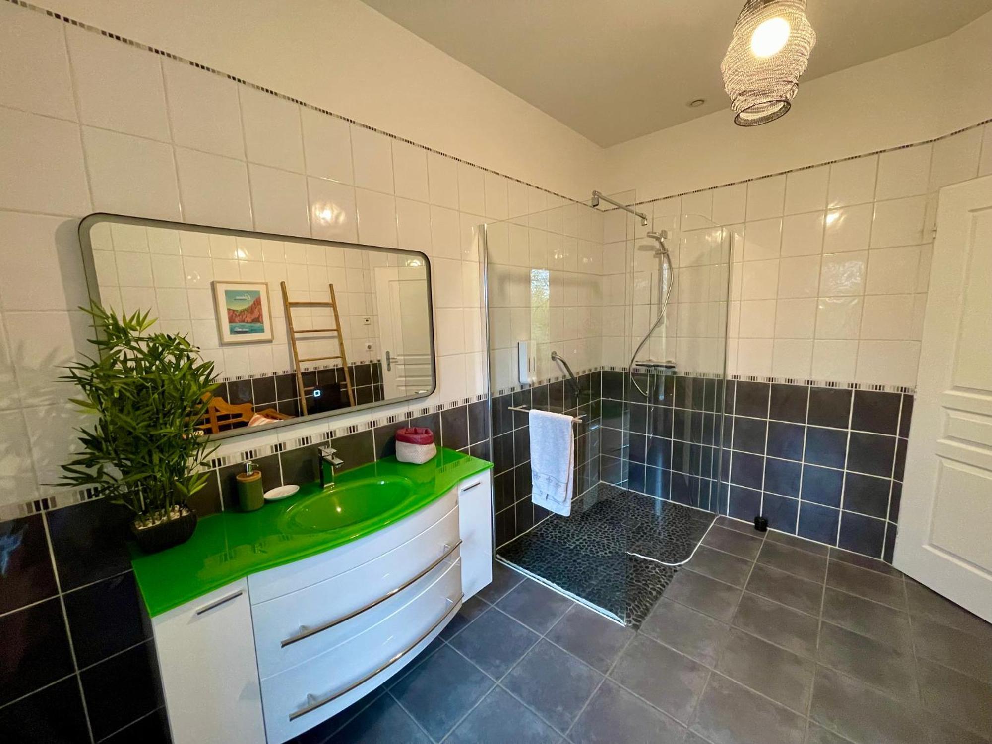 L'annexe Du Domaine De Brisset Holiday home Montelimar